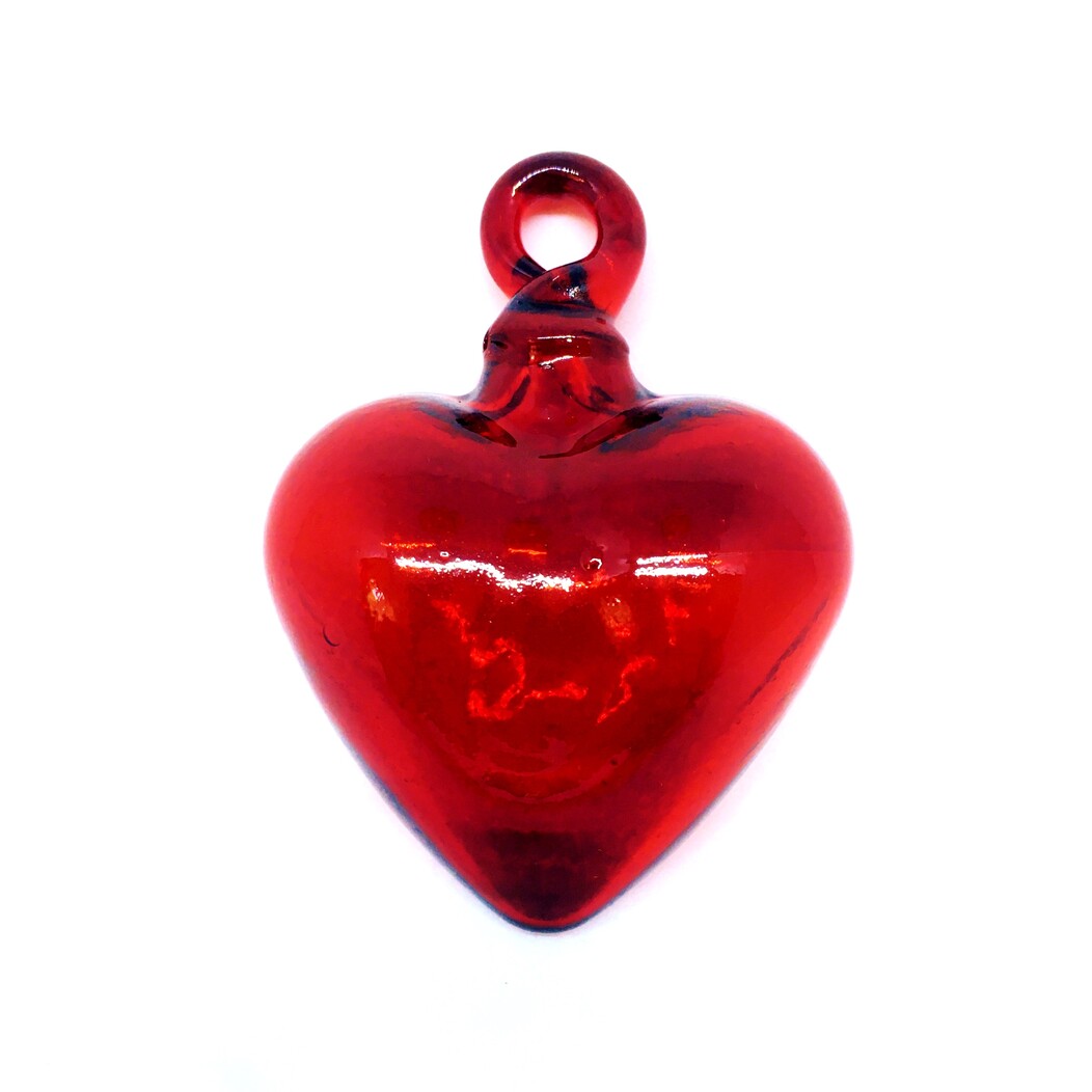 Sale Items / Red 2.6 inch Small Hanging Glass Hearts  / These beautiful hanging hearts will be a great gift for your loved one.